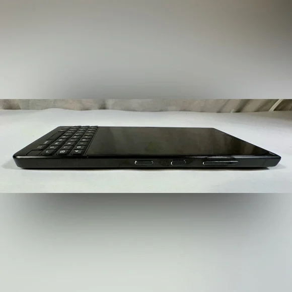 BlackBerry Key2 - Picture 3 of 6